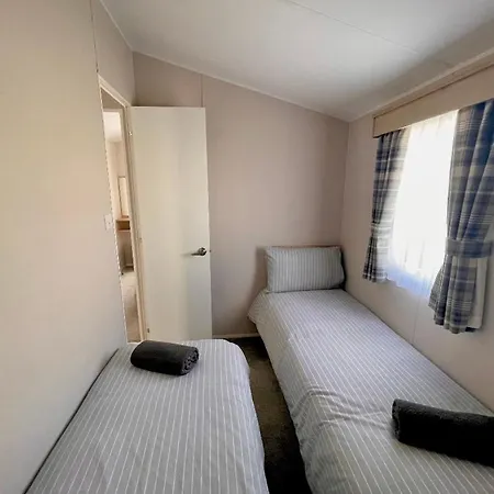 Πάρκο διακοπών Newperran 102 - 2 Bedroom Country & Valley View Caravan Cubert